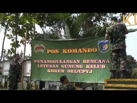 NET12 - Warga Gunung Kelud dirikan tenda di lokasi pengungsian
