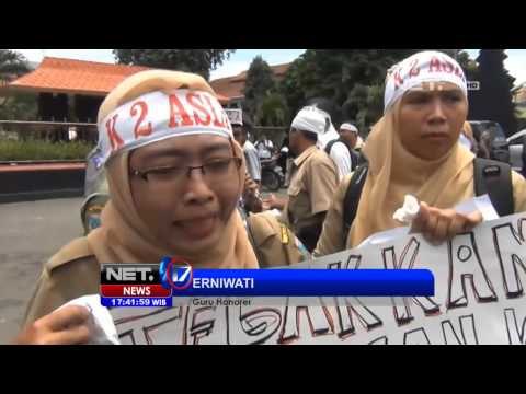 NET17 - Guru honorer berunjuk rasa di Kudus