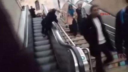 Bolu Yaşlı Adamın Yürüyen Merdivende Geçirdiği Tehlike Kamerada