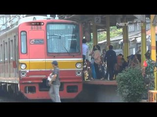 NET12 - Pantograf Kereta Komuter jurusan Jakarta Bogor tadi pagi patah