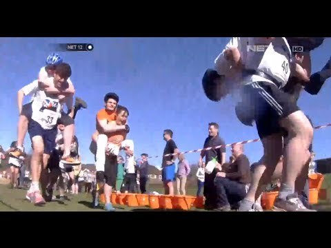NET12 - Lomba lari menggendong istri digelar di Inggris