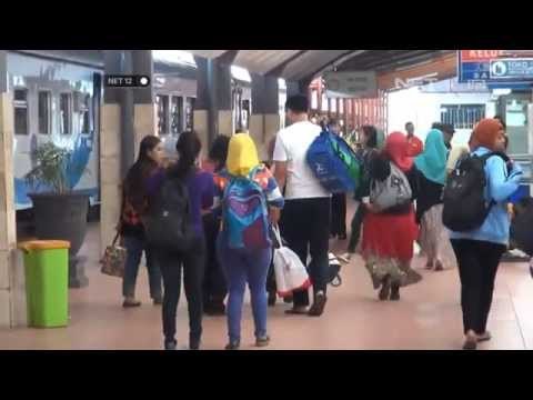 NET12 - Akibat kecelakaan Kereta Api Malabar penumpang jurusan Bandung Surabaya dialihkan