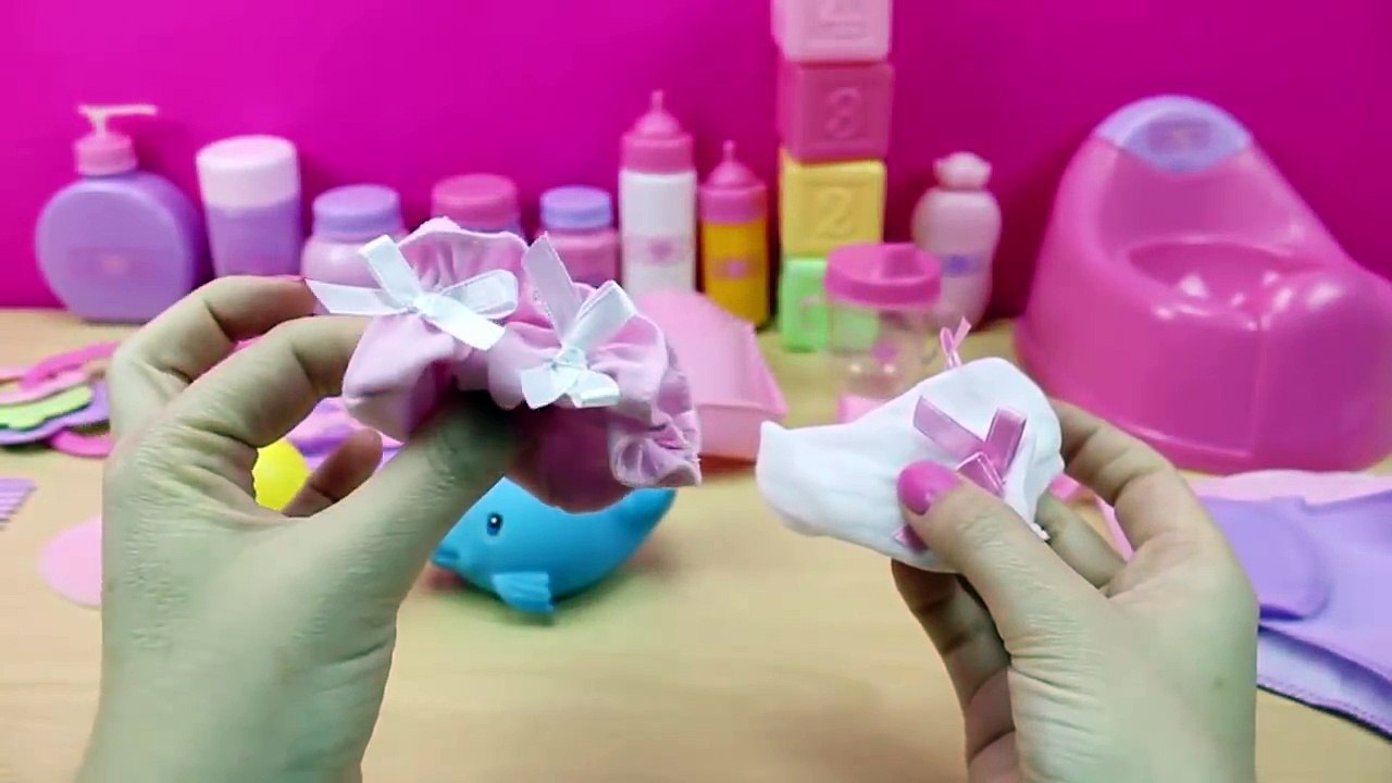 Bolso Cambiador o Pañalera con 30 Accesorios para la muñeca bebé | La Bebé come papilla y hace popó