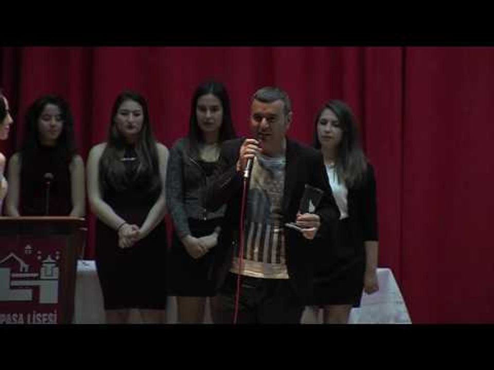 Haydarpaşa Lisesinden Number1 FM'e En İyi Radyo Kanalı Ödülü