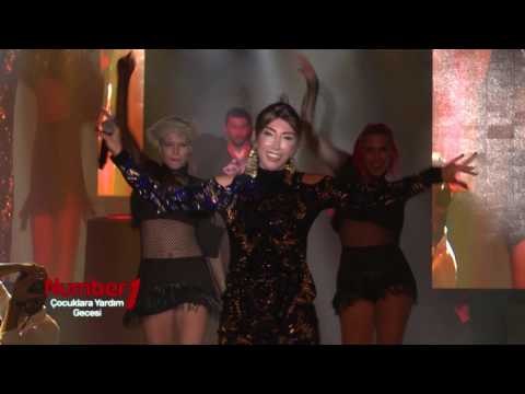 HANDE YENER - SEVİYORSUN / CANLI PERFORMANS
