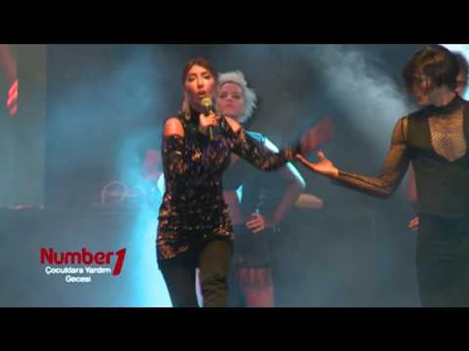 HANDE YENER SEBASTİAN / CANLI PERFORMANS