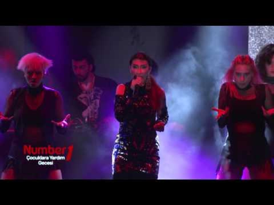 HANDE YENER BU KAFAYLA / CANLI PERFORMANS