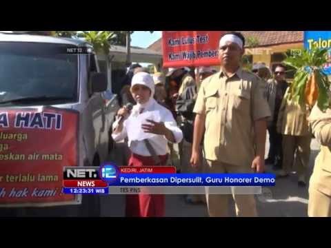 NET12-Unjuk Rasa Guru Honorer di Kediri Menuntut Diangkat Jadi PNS