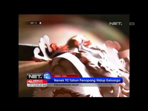 Seorang nenek berjuang hidupi anaknya keterbelakangan mental dengan membuat kerajinan kertas - NET12