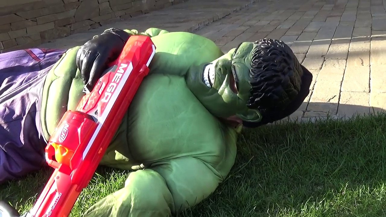 HULK & Spiderman MCDONALDS DRIVE THRU PRANK! w/Joker Spiderbaby Hulk in Real Life Crazy SuperHeroes