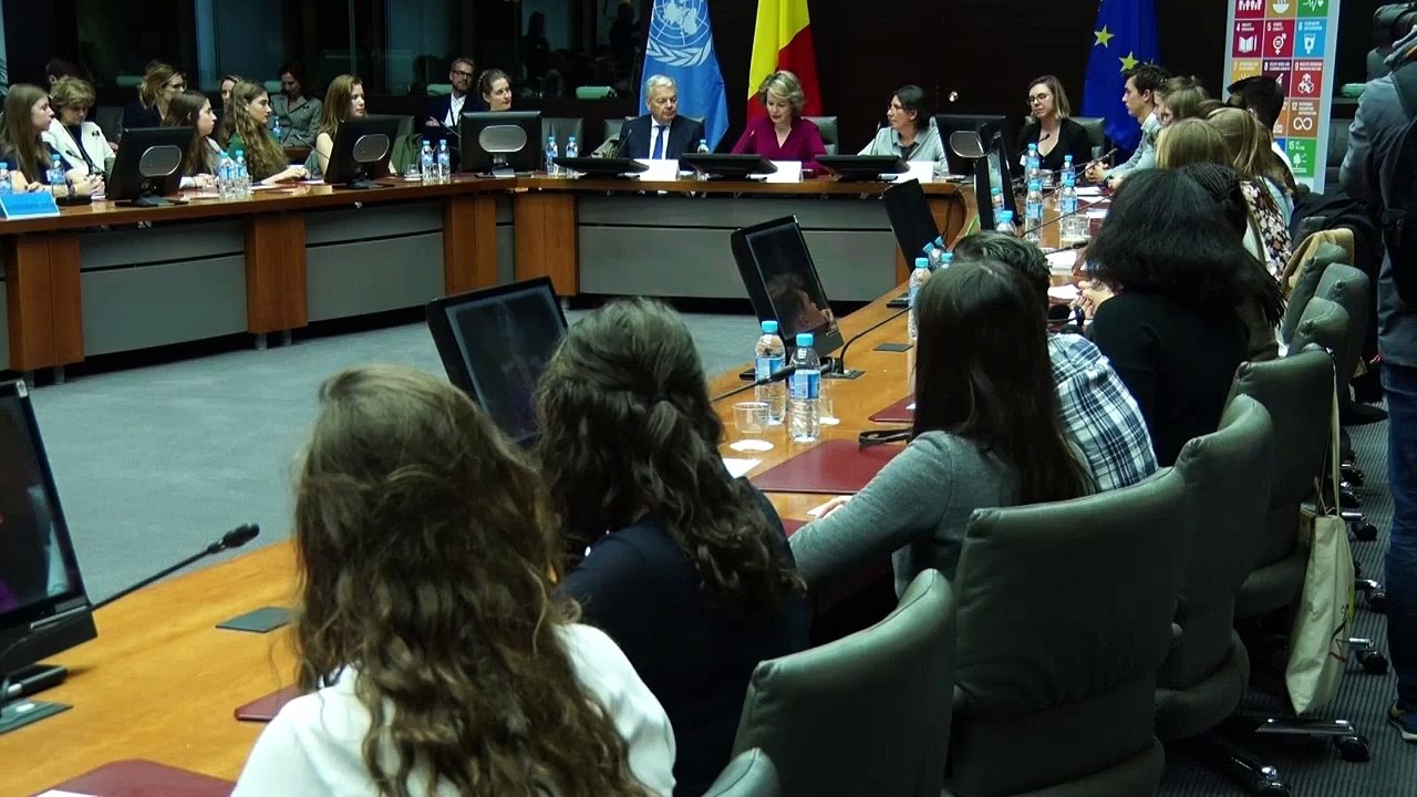 Discours de la reine Mathilde devant des jeunes