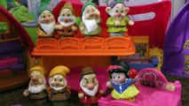 Snow White and Little Mermaid Ariel with the Seven Dwarfs Little People cottage Princess Story!