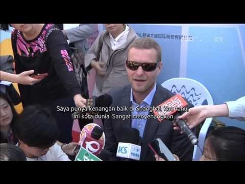 Bebek raksasa setinggi 18 meter di Shanghai Cina - NET24