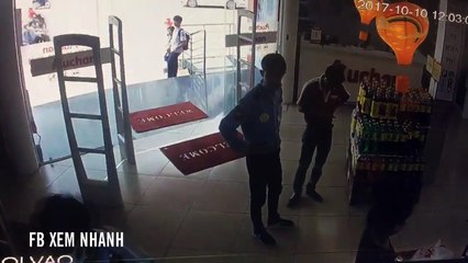 Bị bảo vệ tóm sống vì trộm đồ trong siêu thị ở Sài Gòn rồi bỏ chạy