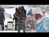 Badai Salju Tak Surutkan Niat Orang Tua Daftarkan Anak Sekolah -NET12