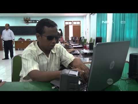 Penyandang tua netra di Malang antusias belajar program komputer - NET12