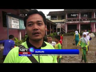 Descargar video: Pasca banjir bandang siswa Kebumen bekerja bakti bersihkan sekolah mereka - NET12