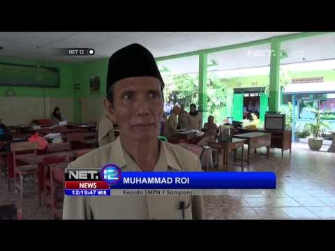 Pasca ambruknya SMP 1 Sampang, para guru dan siswa lakukan kerja bakti - NET12