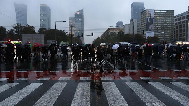 Μια νεκρή και επτά τραυματίες από επίθεση με μαχαίρι