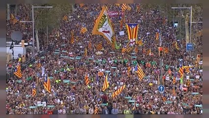Καταλονία: Μαζική διαδήλωση κατά της Μαδρίτης