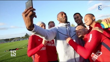 Kobe Bryant de passage au Camp des Loges du PSG