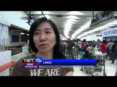 Ratusan penumpang Lion Air menumpuk karena penerbangan telat 20 Februari 2015 - NET24
