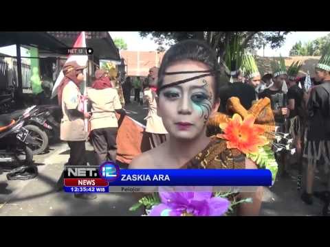 Pemuda Malang Pawai Mengenakan Busana Pejuang Rayakan Sumpah Pemuda -NET12