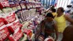 El viernes negro brasilero colapsa supermercados en Río de Janeiro