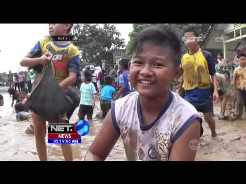Warga Ciamis Gelar Acara Ngubyag Ikan Lele di Jalan Rusak Sebagai Bentuk Protes - NET5