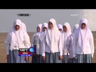 Download Video: Upacara Pengibaran Bendera Merah Putih di Kolam Lumpur Lapindo - NET12