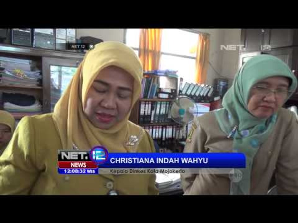 Petugas Sidak Makanan dan Minuman di Sejumlah Minimarket - NET12