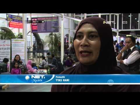 Ratusan Pemudik Padati Stasiun Pasar Senen - NET5