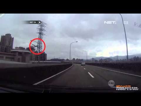 Pesawat Transasia ATR 72 Mulai Dievakuasi - NET24