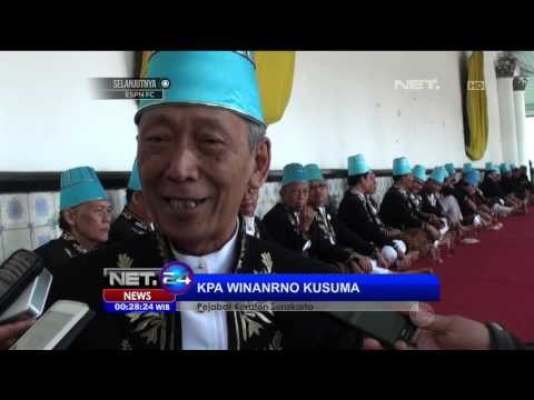 Ratusan Warga Solo Berebut Mendapatkan Bagian Gunung Grebeg - NET24