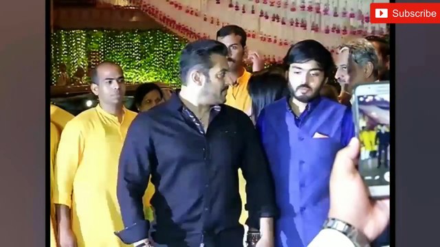 [MP4 1080p] Sanjay Dutt Salman Khan Brotherhood At Mukesh Ambani Ganpati Party