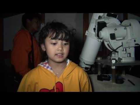 Antusias Warga di Sidoarjo Nikmati Keindahan Taburan Bintang di Angkasa - NET5