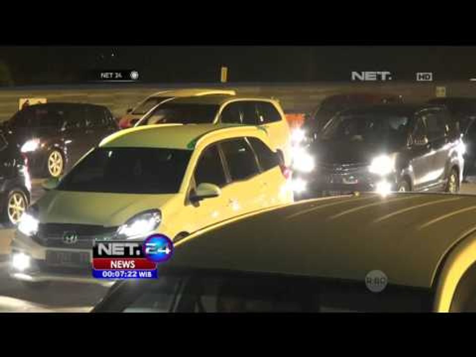 Kendaraan Antre di Gerbang Tol Cipali Rabu Malam - NET24