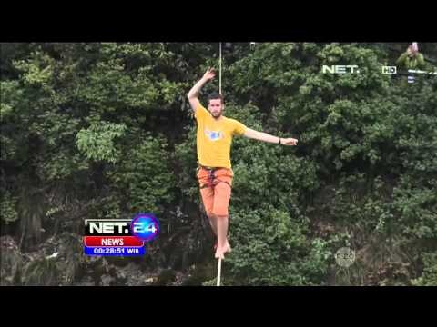 Belasan Peserta Ikuti Uji Nyali Lomba Berjalan di Atas Tali - NET24