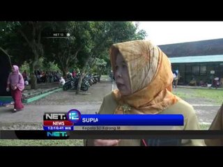 Korban Longsor Belajar di Tenda Pengungsian - NET 12