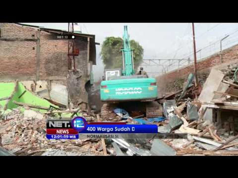 Pembongkaran Rumah di Bantaran Ciliwung - NET12