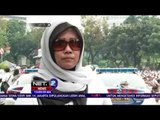 Live Report Massa Melakukan Ibadah Salat Jumat Sebelum Melanjutkan ke Masjid Istiqlal - NET 12