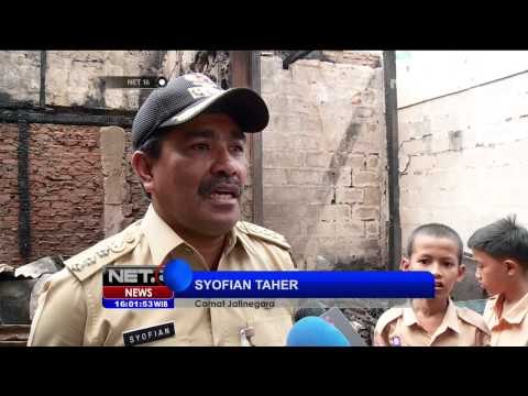 Ratusan Korban Kebakaran Pasar Gembrong Menempati Tenda Pengungsian - NET16