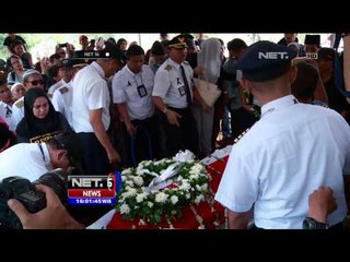 Jenazah Pramugari Trigana Airdi TPU Karet Bivak, Jakarta Pusat - NET16