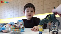 Surprise Egg-Hunting in a Hotel Room Disney Minions figure Jelly Car Dinosaurs Kinder Joy Toy