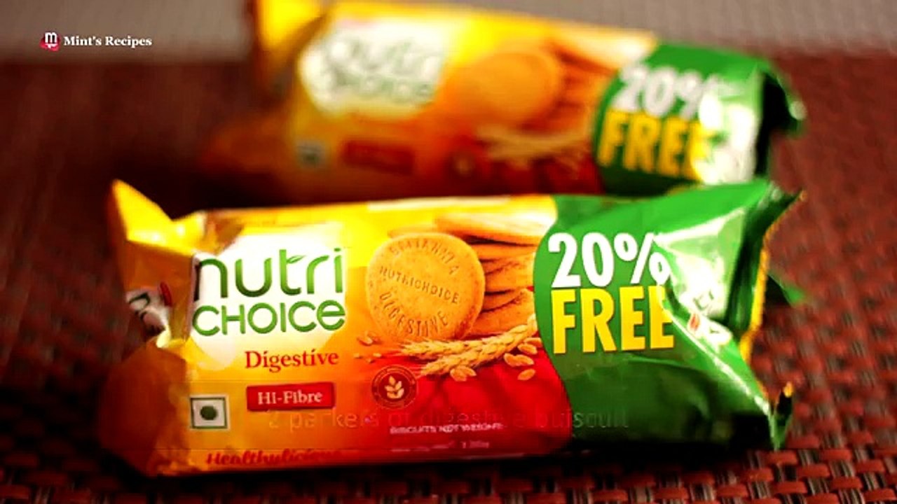 No Bake Biscuit Cake Recipe | Eggless Chocolate Cake Recipe in Hindi