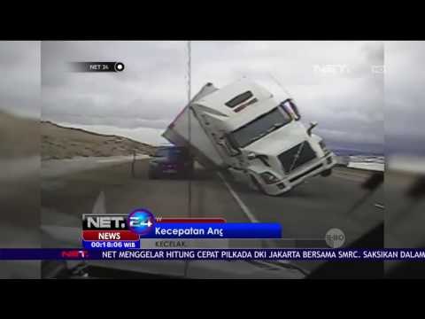 Truk Terguling di AS Akibat Angin Kencang - NET24