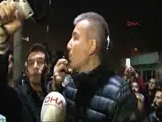 Ankara Büyükşehir Belediyesi'nin önünde gece yarısı hareketlilik