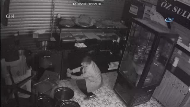 Yedi, İçti, Kasadan 250 Lirayı Çalıp Bir Daha Daha Fazla Para İsterim Notu Bıraktı