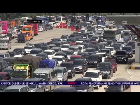 Antrean Kendaraan Nyaris Tak Bergerak - NET12