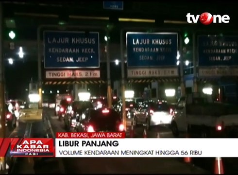 Kemacetan di Gerbang Tol Cikarang Utama Akibat Libur Panjang